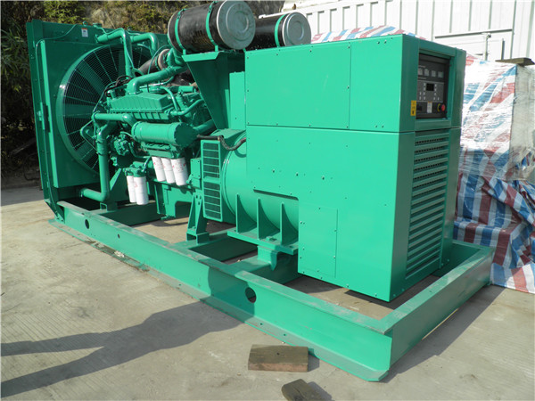 云城发电车出租-柴油发电机散热器怎样散热