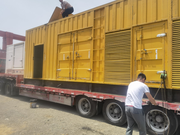云城除了负载情况和发动机维护，还有哪些因素会影响 200kw 柴油发电机的油耗？