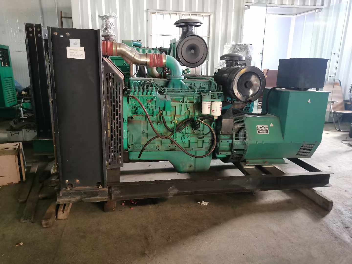 云城发电机租赁如何确定电缆的承载电流是否在安全范围内？