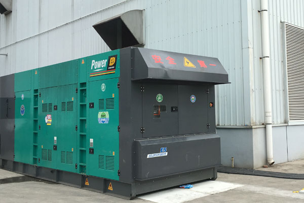 云城燃油滤清器的更换流程是怎样的？