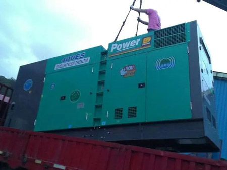 云城柴油发电机组转速不稳定时，如何对发动机进行维护？