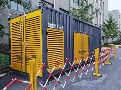 云城如何使用转速表检查发动机的转速？