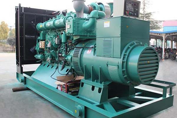 云城工厂发电机应急发电中如何优化燃油储备管理？