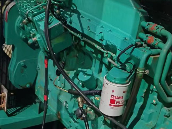 云城如何确定新的发电机组控制系统是否与原系统兼容？