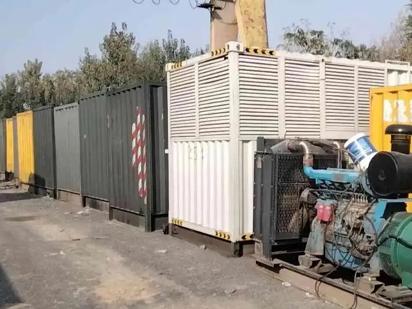 云城200KW柴油发电机机组每小时油耗是多少？